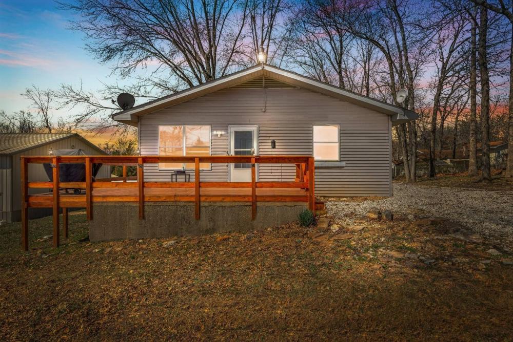 Currently Displayed Property Photo