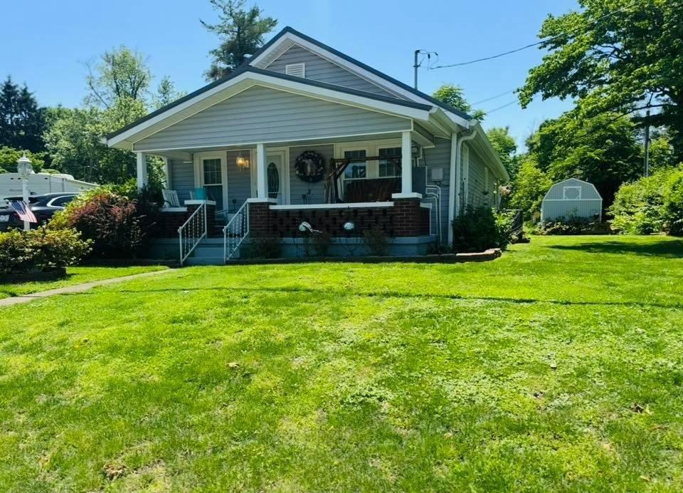 Currently Displayed Property Photo