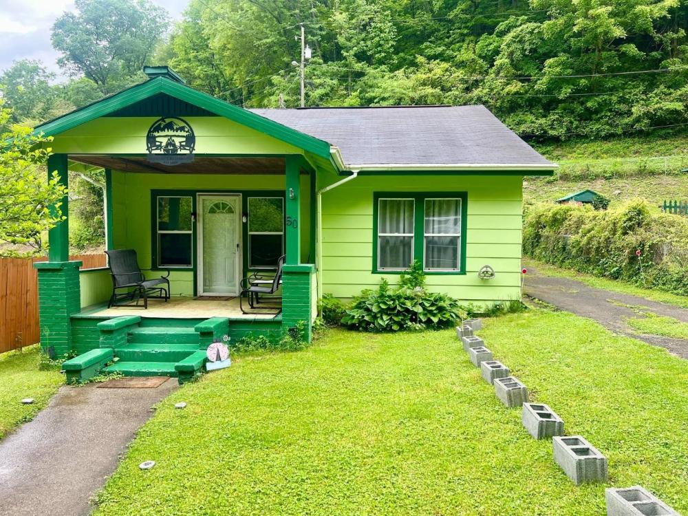 Currently Displayed Property Photo