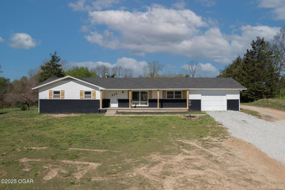 Currently Displayed Property Photo
