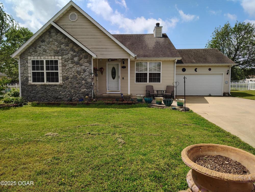 Currently Displayed Property Photo