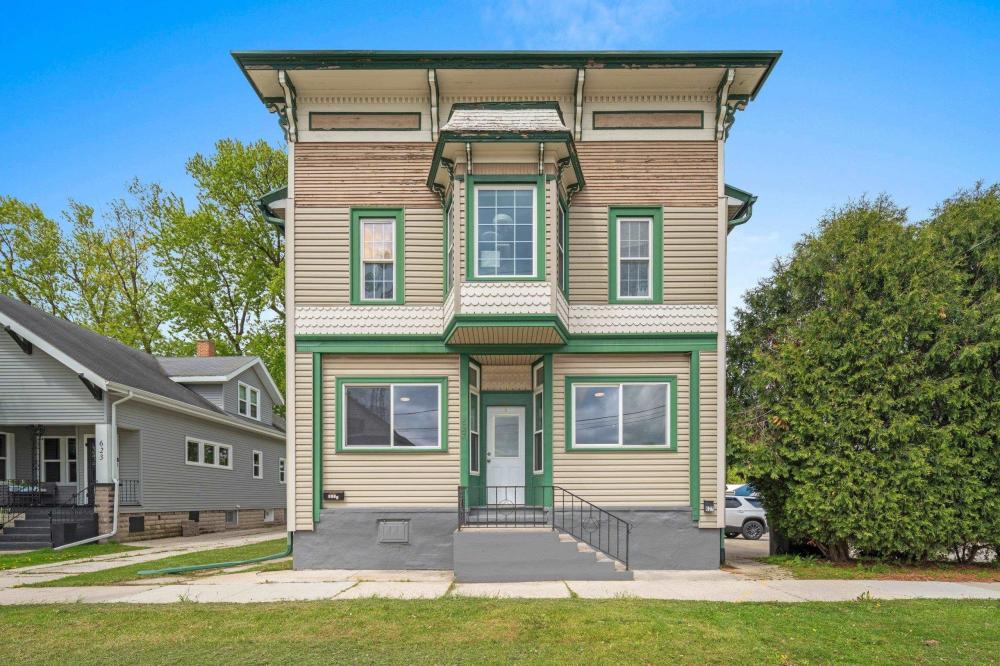 Currently Displayed Property Photo