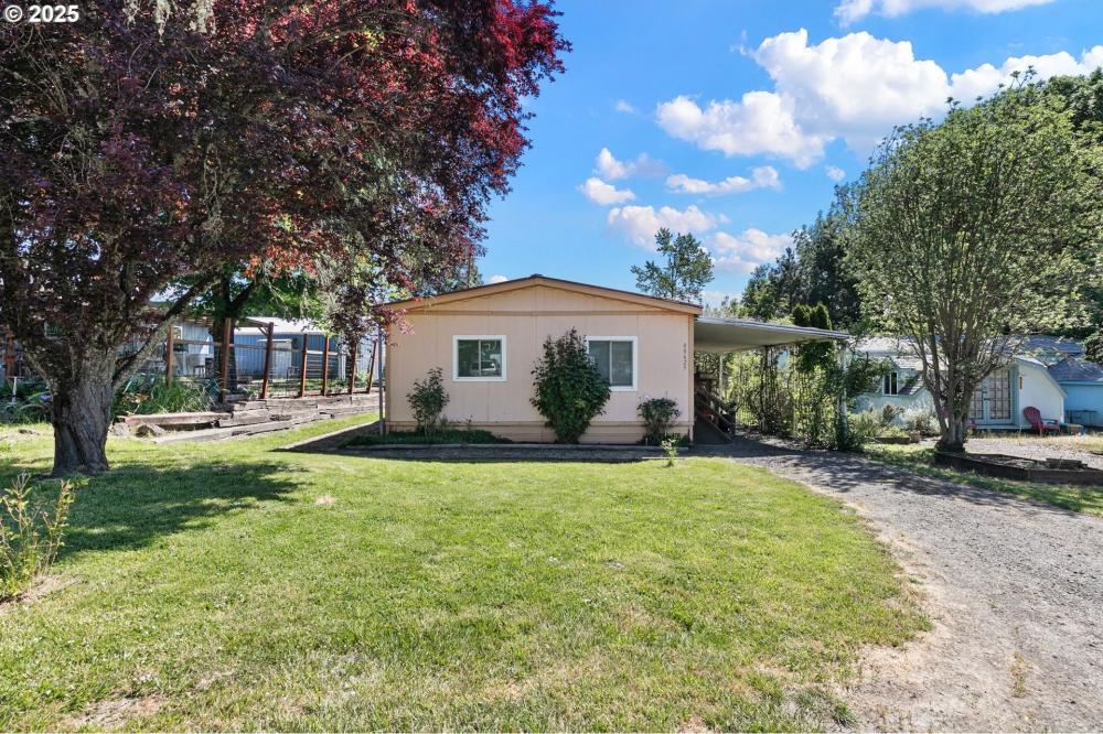 Currently Displayed Property Photo