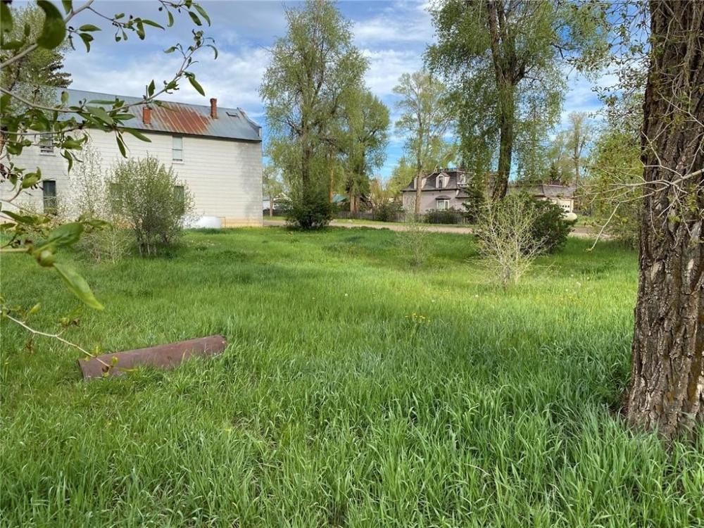 Currently Displayed Property Photo