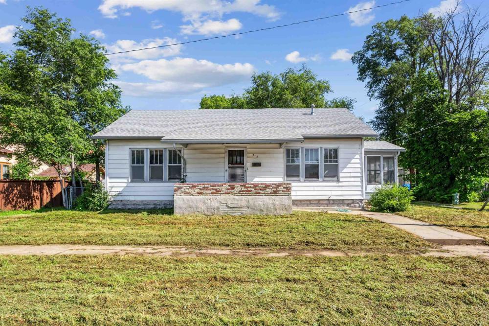 Currently Displayed Property Photo