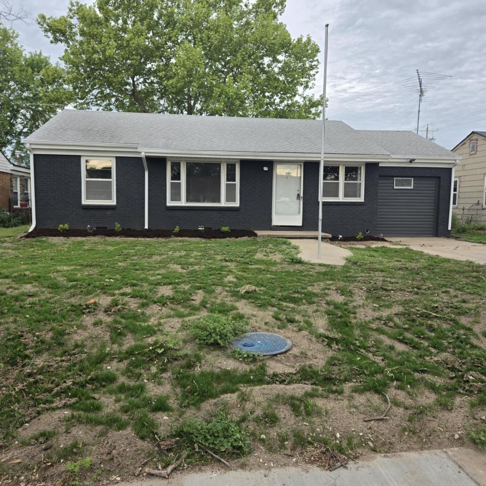 Currently Displayed Property Photo