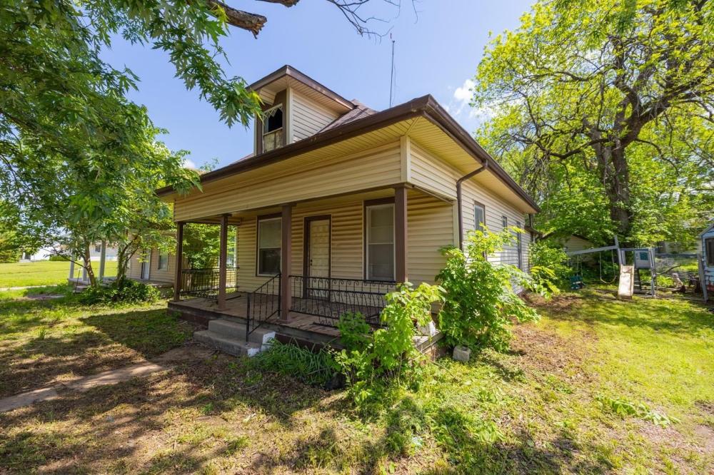 Currently Displayed Property Photo