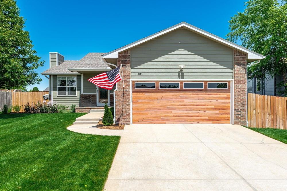 Currently Displayed Property Photo