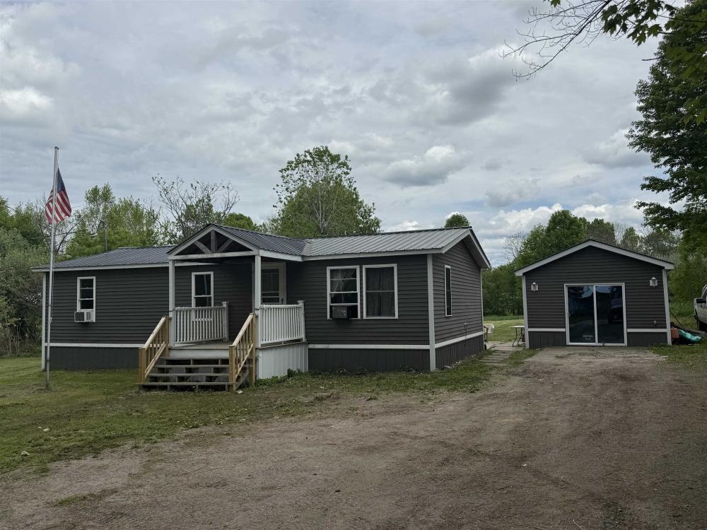 Currently Displayed Property Photo