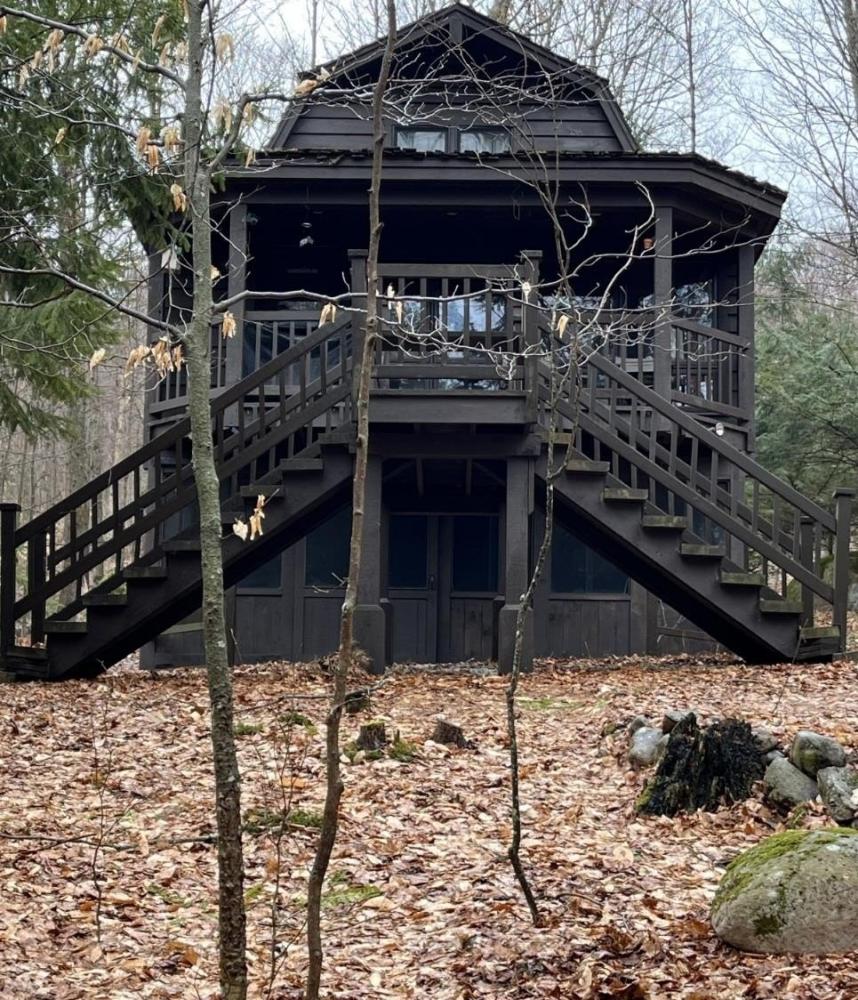 Currently Displayed Property Photo