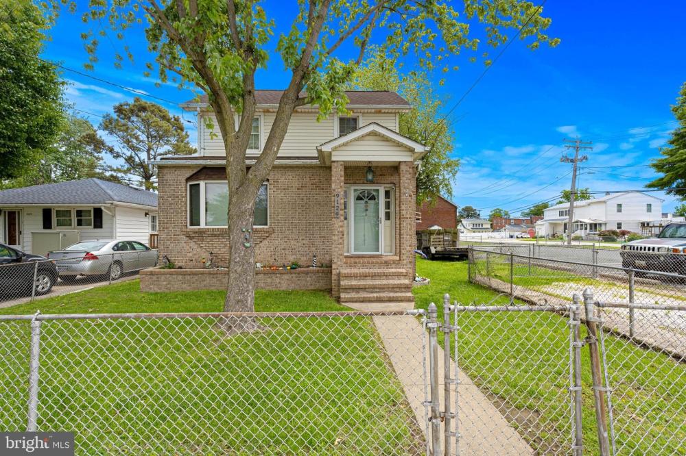 Currently Displayed Property Photo