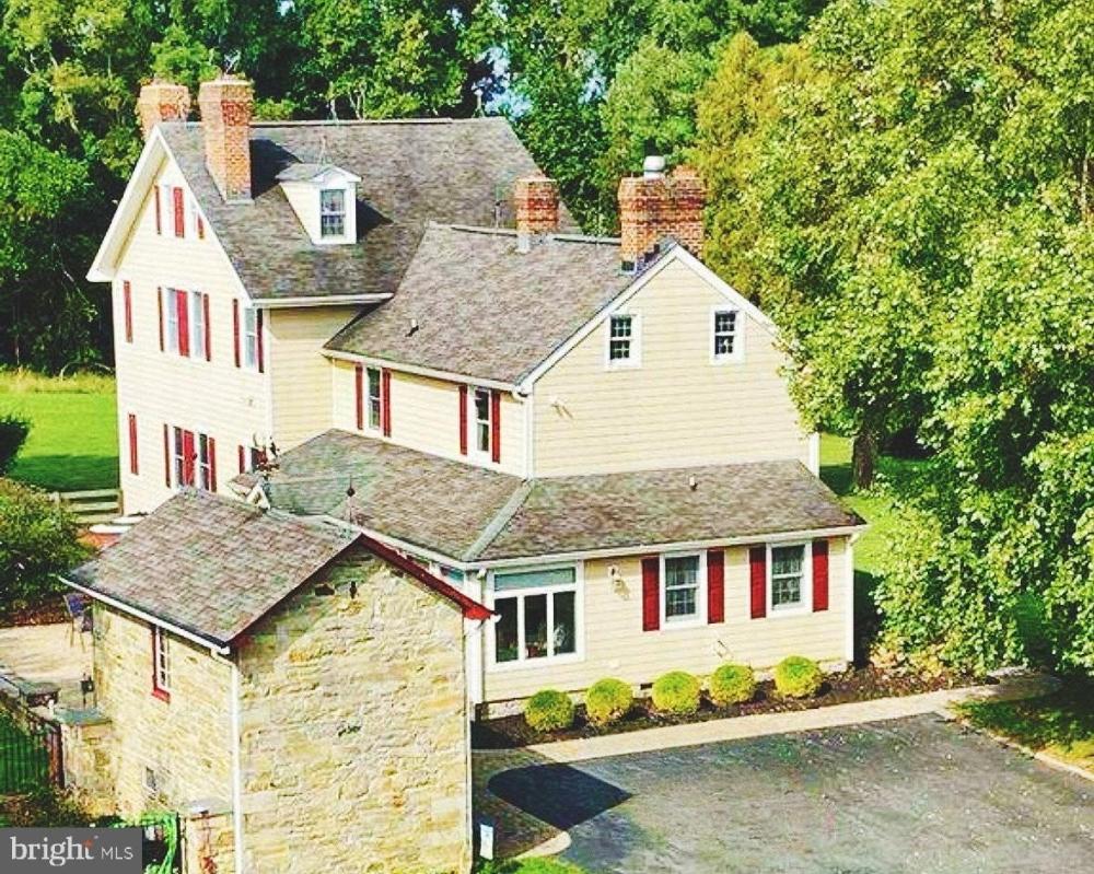 Currently Displayed Property Photo