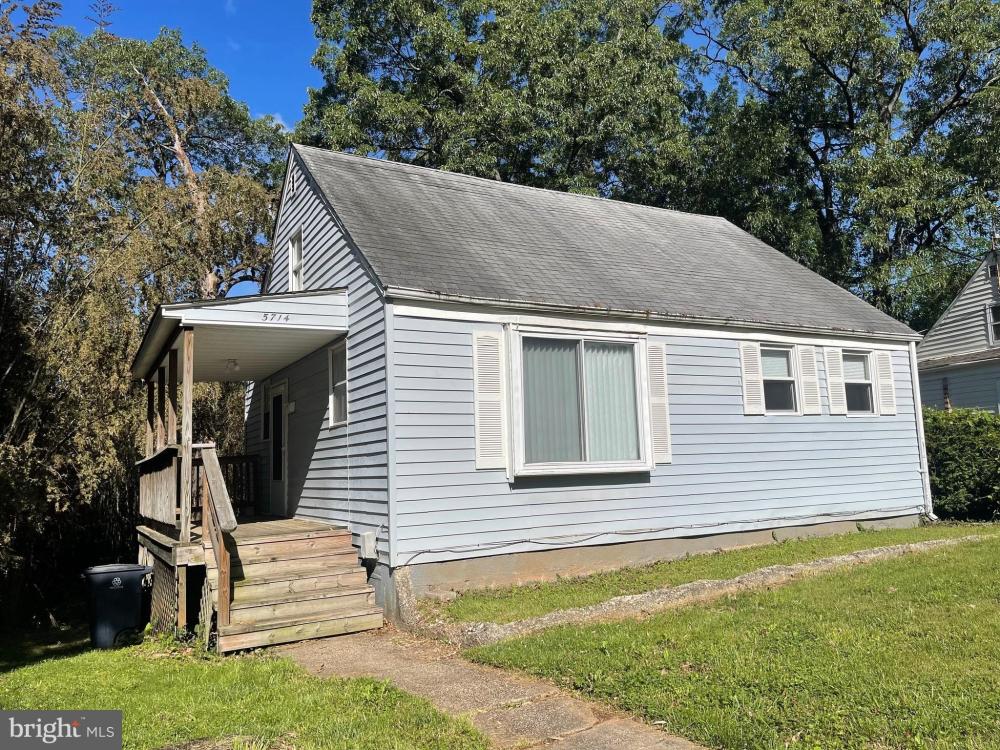 Currently Displayed Property Photo
