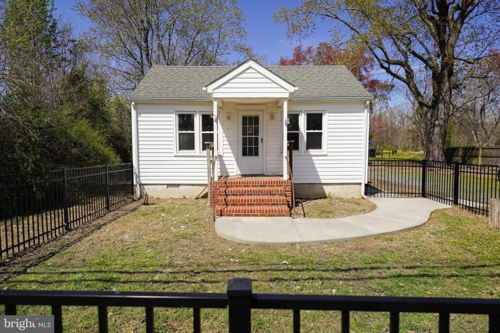 Currently Displayed Property Photo