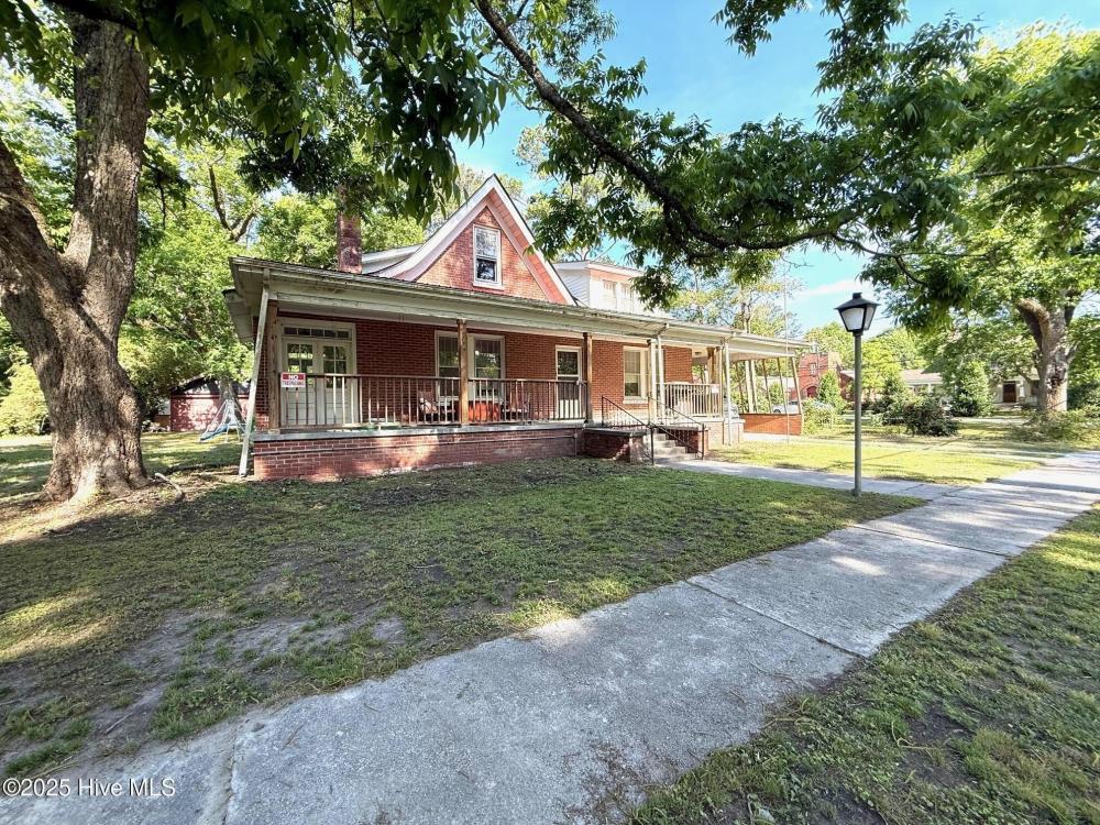 Currently Displayed Property Photo